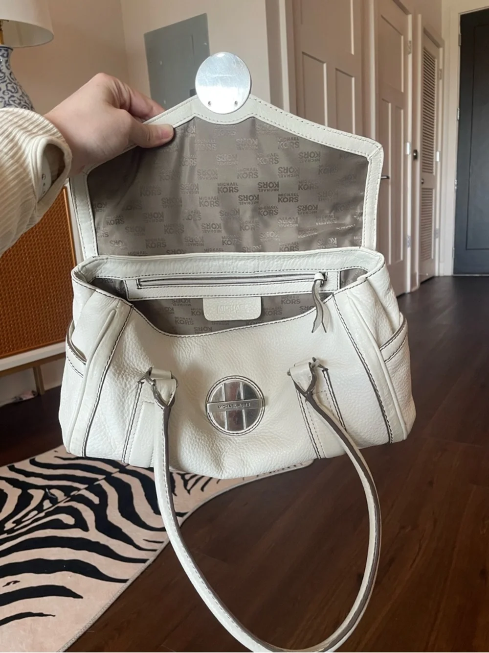 Vintage Y2K Michael Kors Leather Turn Lock Shoulder Bag Ivory Pebbled Satchel